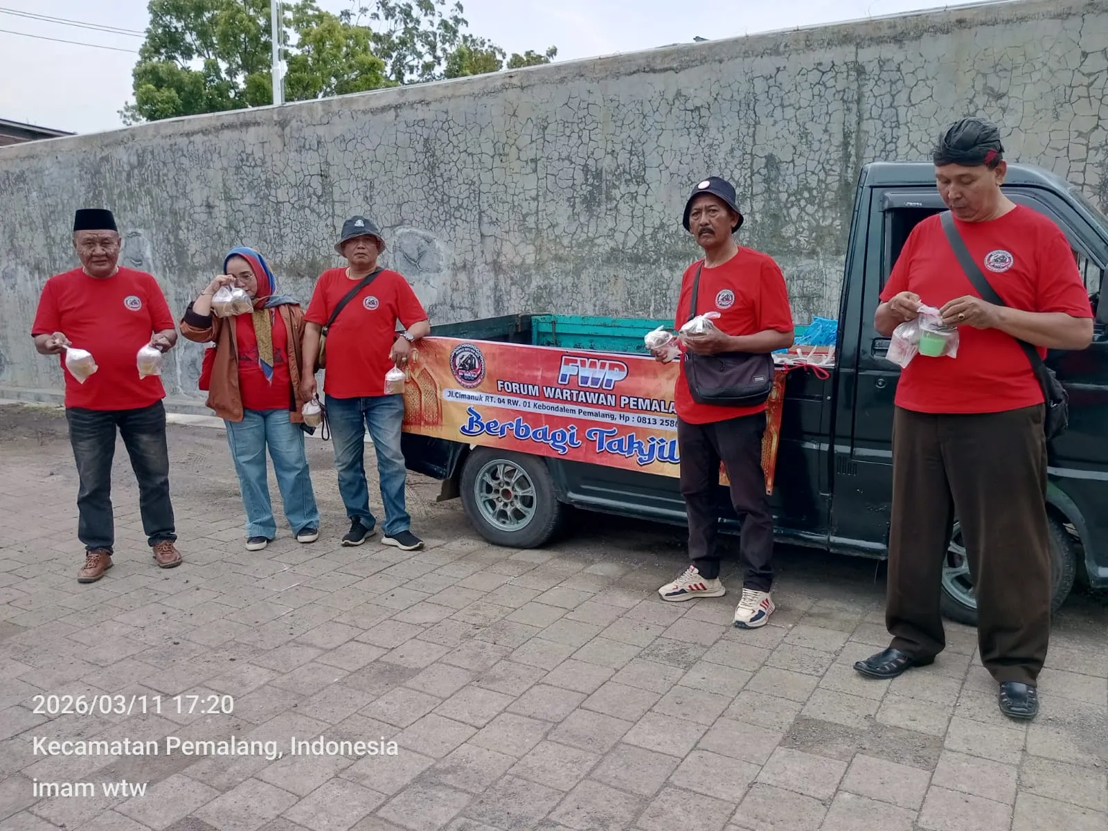 Pasien RS Comal Baru Pemalang Dapat Takjil Gratis Dari FWP