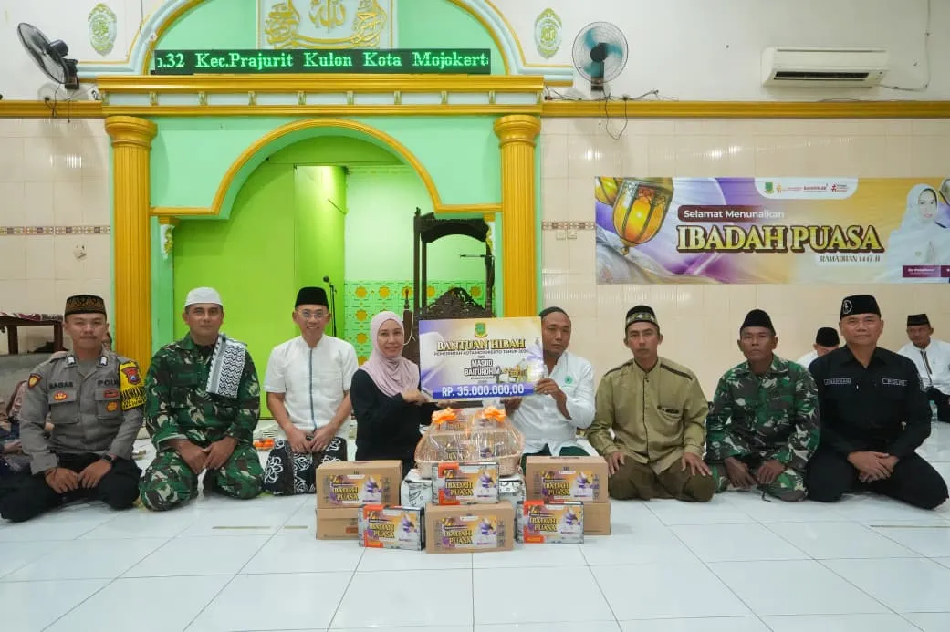 Wali Kota Mojokerto Ingatkan Warga Waspada Bencana dan Tidak Buang Sampah Sembarangan saat Safari Ramadan
