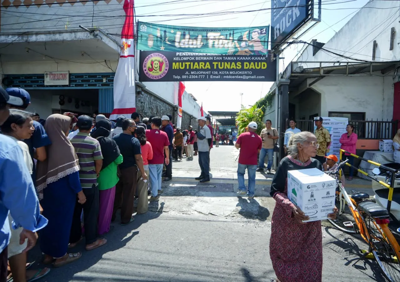 Ning Ita Apresiasi Gempita Peduli Sosial, 5.000 Bingkisan Lebaran Dibagikan untuk Dhuafa di Kota Mojokerto