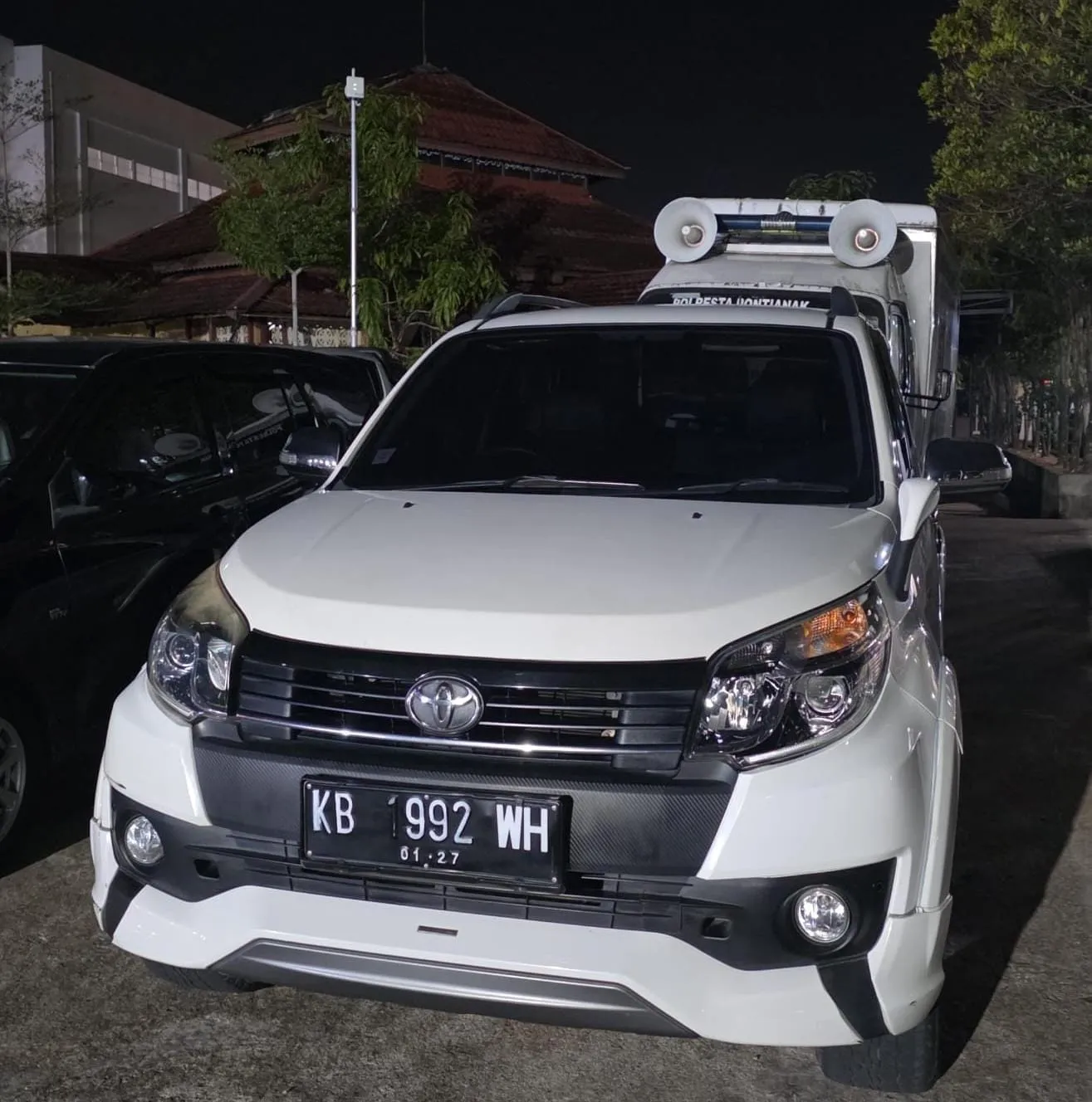 Sebuah mobil yang diduga hasil pencurian dibongkar polisi