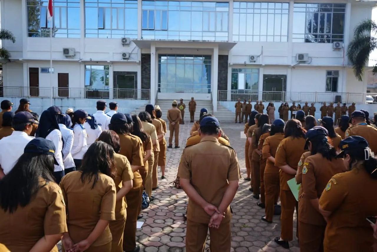 Wakil Bupati Samosir Pimpin Apel Gabungan, Tekankan Pemahaman Visi-Misi dan Profesionalisme OPD