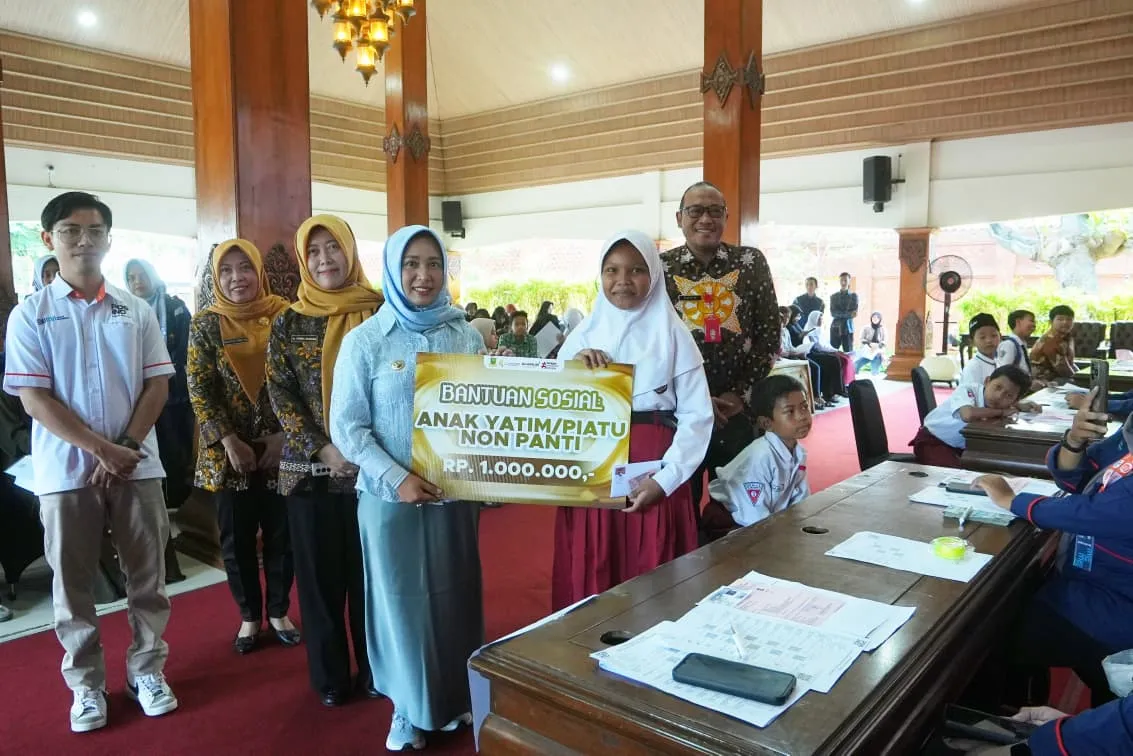 Bersinergi dengan PT Pos Indonesia, Pemkot Mojokerto Salurkan Bantuan bagi 1.077 Lansia dan Yatim Piatu