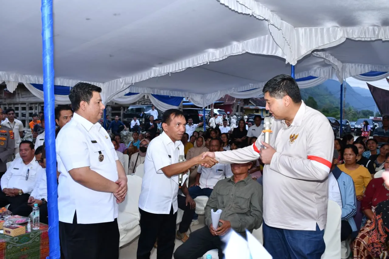 Menteri PKP Maruarar Sirait Kunjungi Samosir, 556 Rumah Dibedah dan 41,80 Hektare Kawasan Kumuh ditatah