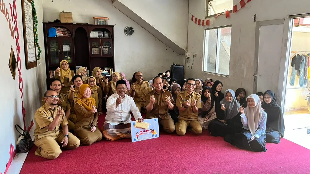 Program “Sadaqah Subuh” Inspektorat Cimahi: Dari Kepedulian Pegawai untuk Senyum Yatim Al Badru