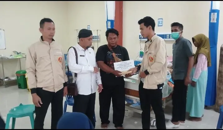 Kepedulian Pemuda Muhammadiyah Arjasa Santuni Korban Kebakaran di Kangayan*