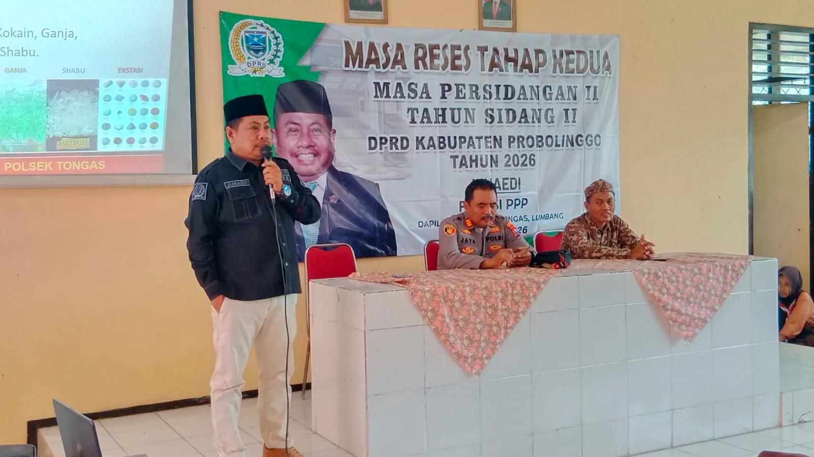 Reses Di SMPN 2 Tongas, H. Junaedi Serap Aspirasi Parkir Dan Edukasi Bahaya Narkoba