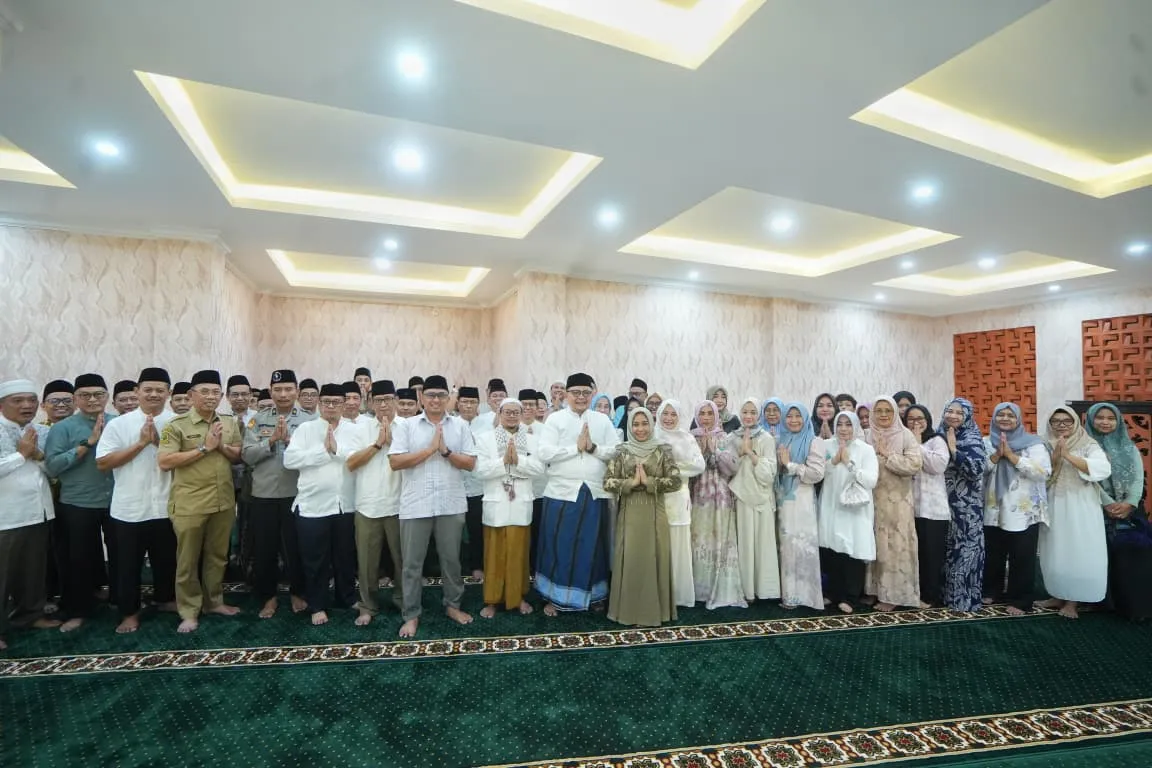 Safari Ramadan Perdana di Masjid Darul Amanah Balai Kota Mojokerto, Wali Kota: Pengingat Amanah bagi Para Pejabat