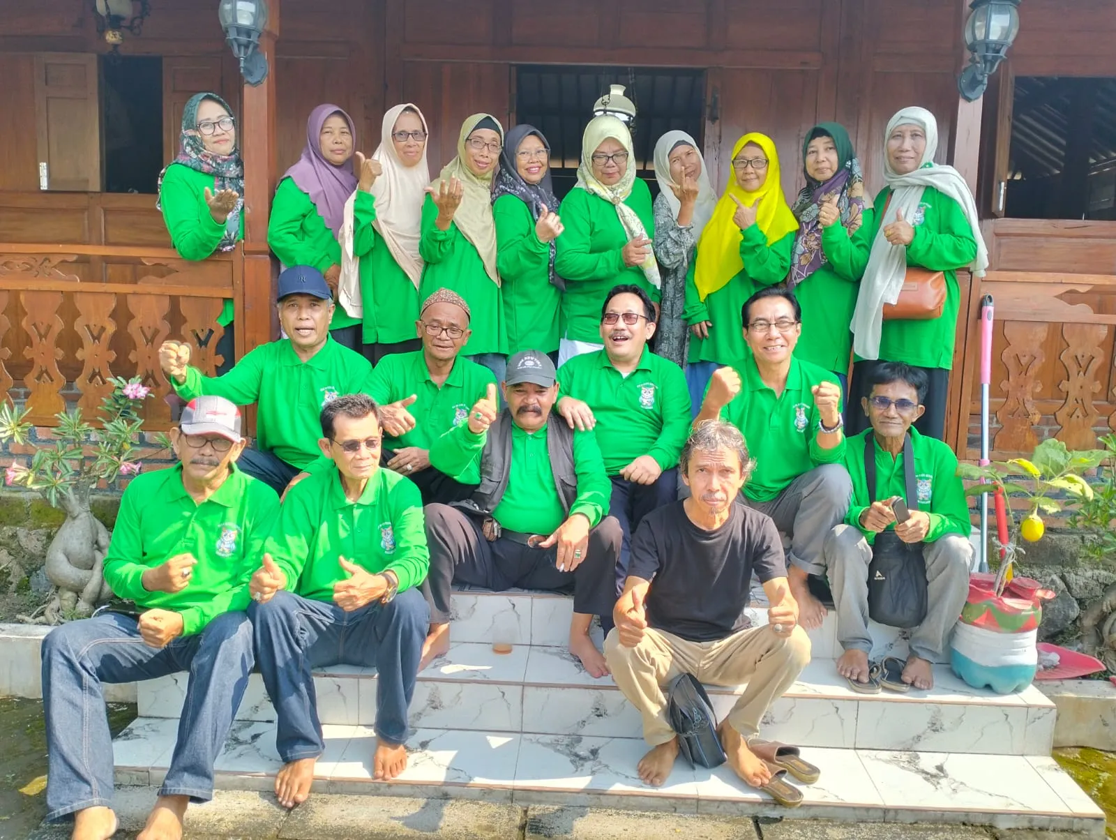 Reuni Dan Halal Bihalal Buat Ajang Silahturahmi Keluarga Besar Ika 75 Es De Kebonsari