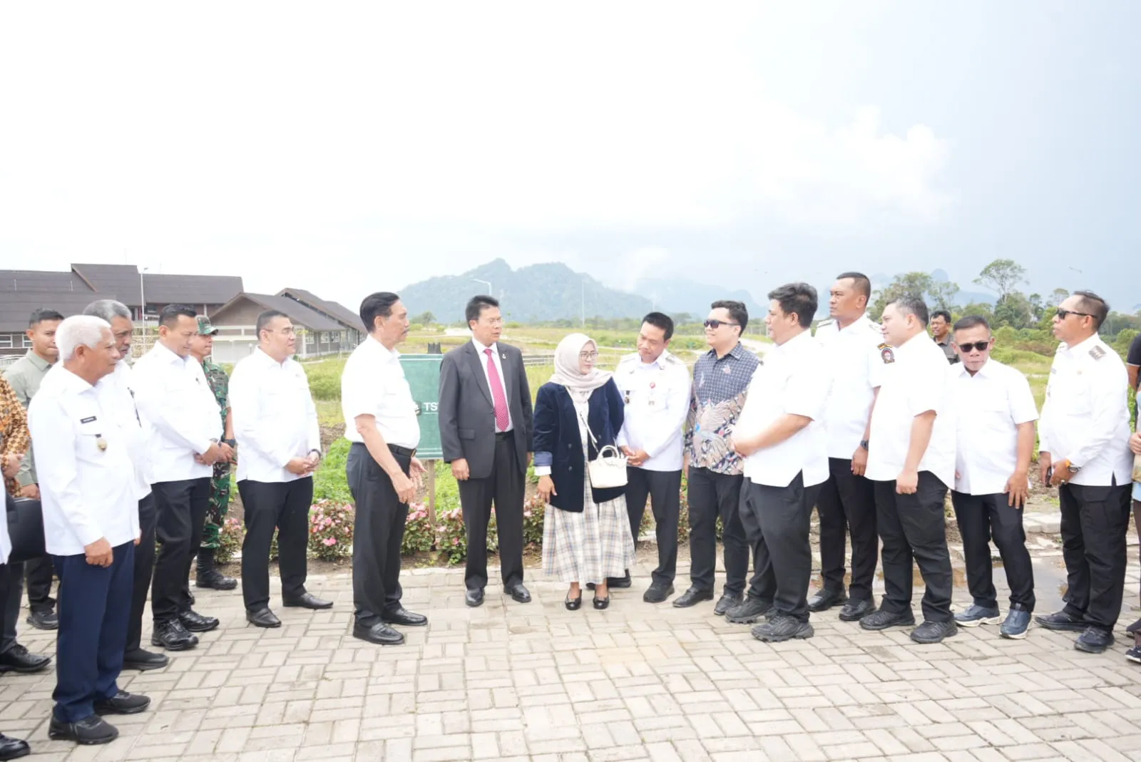 Ketua DEN Pimpin Pembahasan Pertanian AI, Bupati Samosir Dukung Transformasi Digital Sektor Pertanian