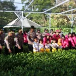 Wujud Nyata Kepedulian Lingkungan, Polres Sumenep Tanam Mangrove
