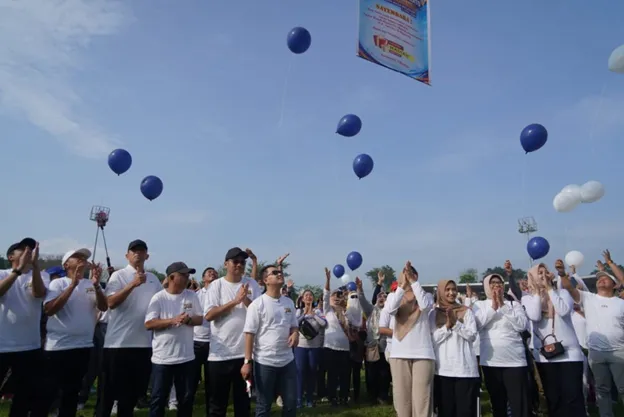 Bupati Mojokerto Buka Rangkaian Hari Jadi ke-733 dengan Senam Massal dan Aksi Sosial