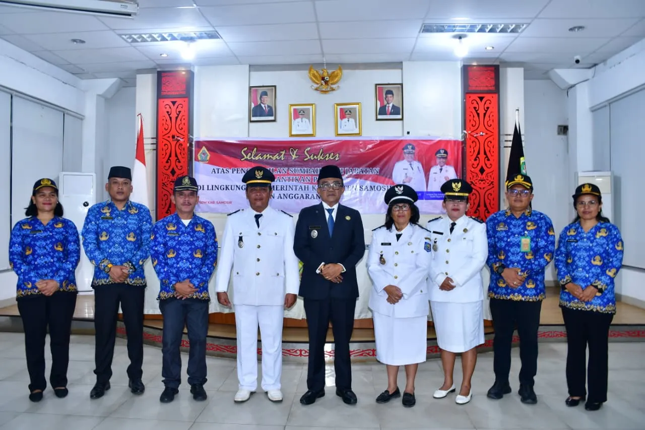 Wakil Bupati Samosir Melantik  Pejabat Administrator dan Pengawas