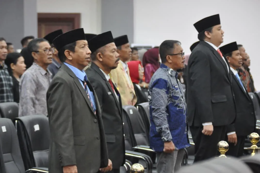 Sekretaris DPRD Kota Palu Nawab Kursaid S.Sos.,M,Si Mewakili Wali Kota Palu menghadiri Rapat Paripurna Masa Persidangan ke-II Tahun