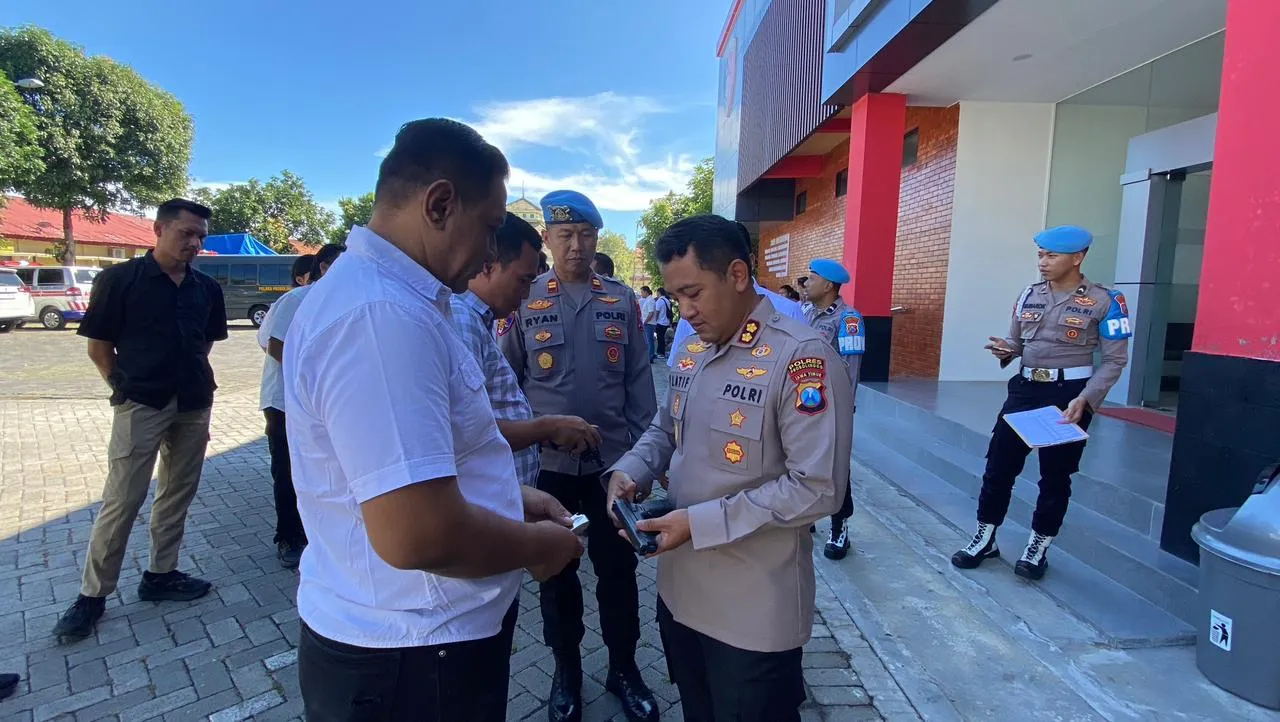 Komitmen Integritas, Satreskrim Polres Probolinggo Rutin Gelar Tes Urine dan Pengecekan Senpi