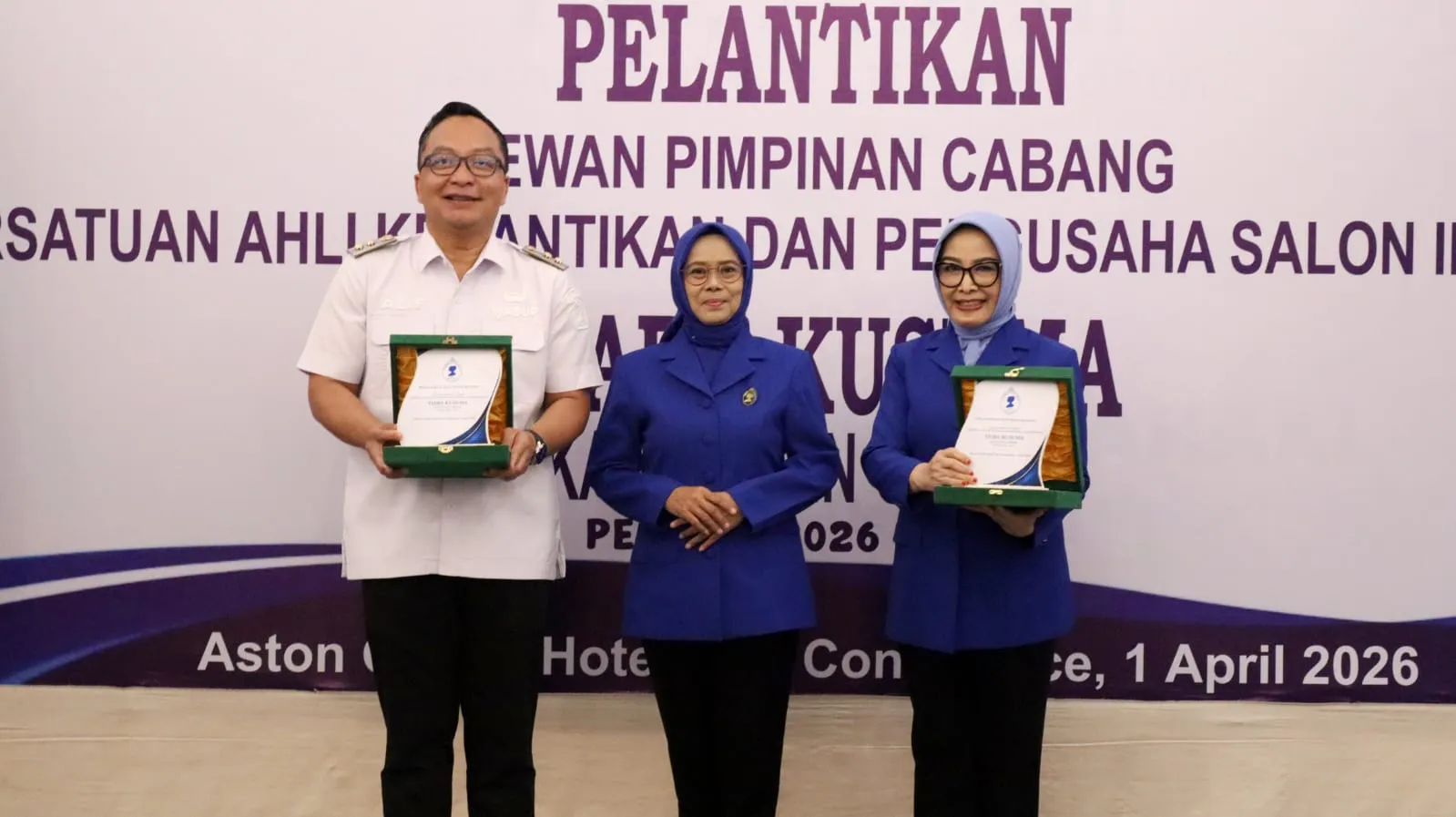Lantik Pengurus Tiara Kusuma Gresik, Wabup Alif Dorong Pelaku Usaha Kecantikan Adaptif dan Inovatif