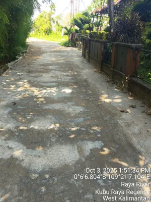 Warga Dusun Bunga Raya Keluhkan Kerusakan Jalan Poros Di RT 05 RW 07 Komplek Korpri