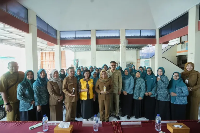 Pelatihan Eco Enzim Dorong Warga Purwotengah Kelola Sampah dari Rumah