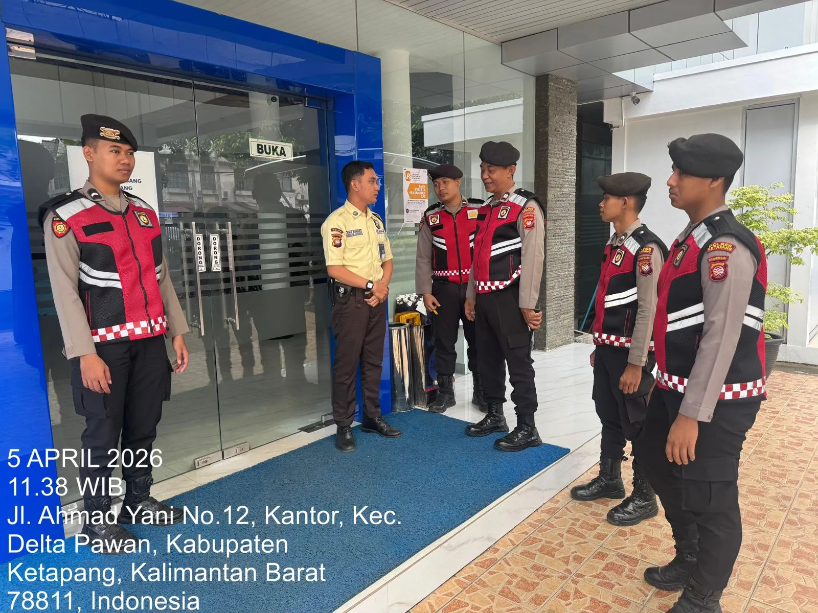 Polres Ketapang terus melakukan patroli disekitar kota Ketapang