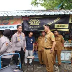 *Pastikan Stok Aman Dan Harga Stabil, Kapolres Sumenep Sidak Minyakita Di Pasar Anom Sumenep*