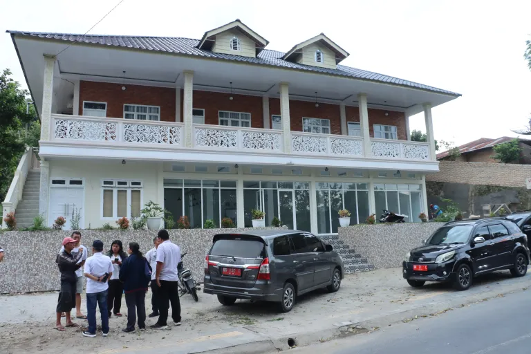 Pemkab Samosir Tertibkan Wilona Villa Tanpa Izin di Kawasan Wisata Tuktuk