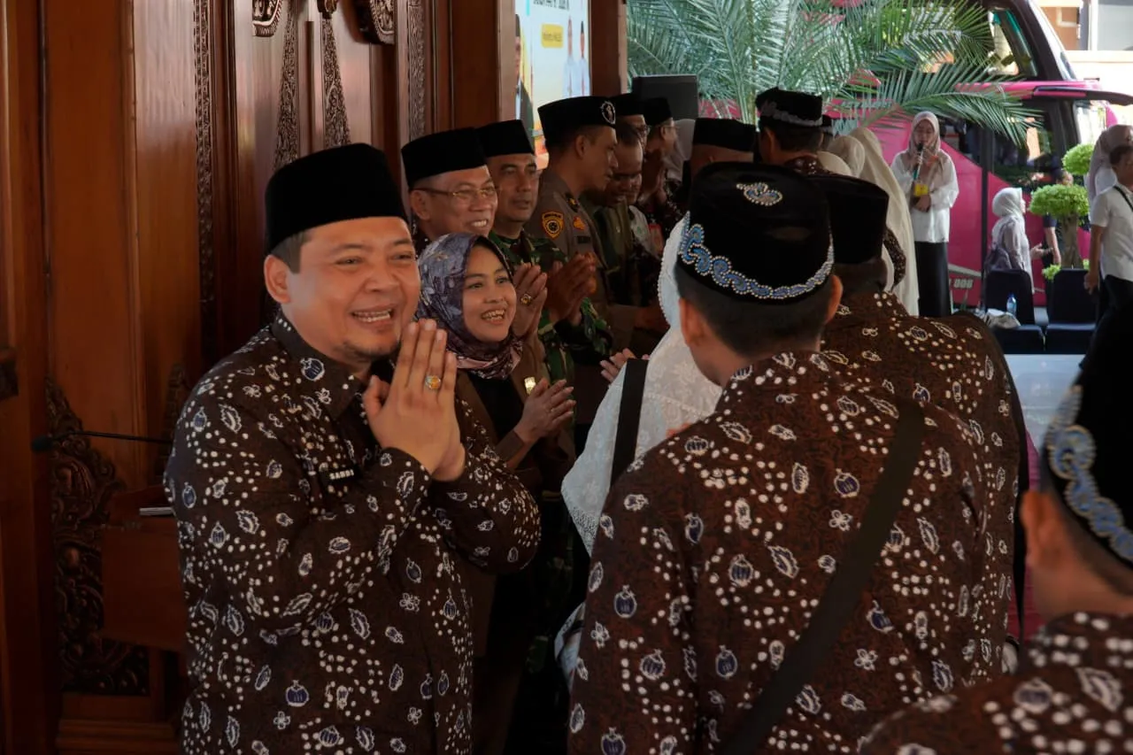 224 Jemaah Haji Mojokerto Resmi Berangkat, Siap Jalani Rukun Islam Kelima