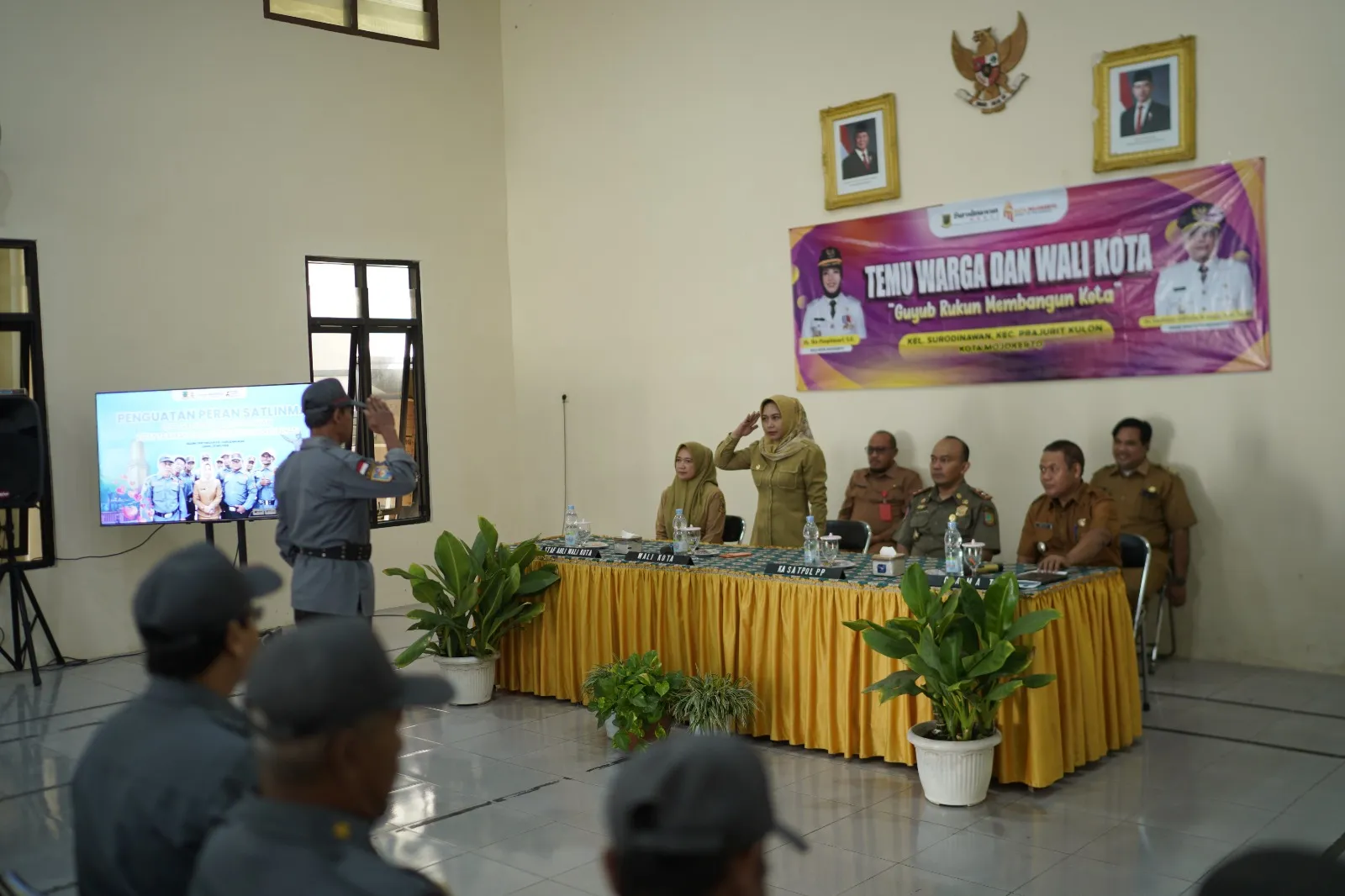 Wali Kota Mojokerto Ajak Satlinmas Waspadai Provokasi dan Hoaks di Lingkungan Masyarakat