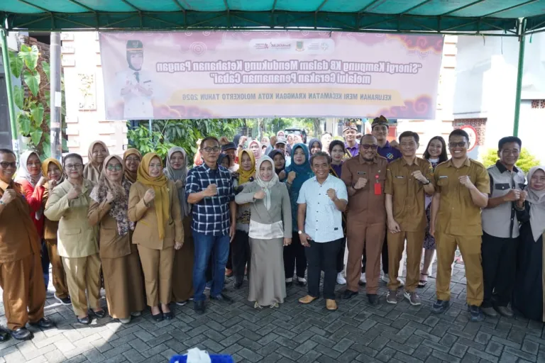 Wali Kota Mojokerto, Ning Ita Ajak Warga Kompak Wujudkan Semua Kelurahan Sadar Hukum      
