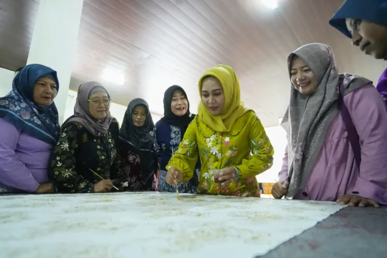 Pelatihan Membatik, Laksanakan Hasil Musrenbang, Warga Pulorejo Ikuti Pelatihan Membatik