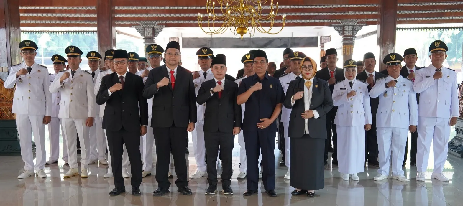 Penyegaran Birokrasi, Bupati Mojokerto Lantik Formasi Camat Baru