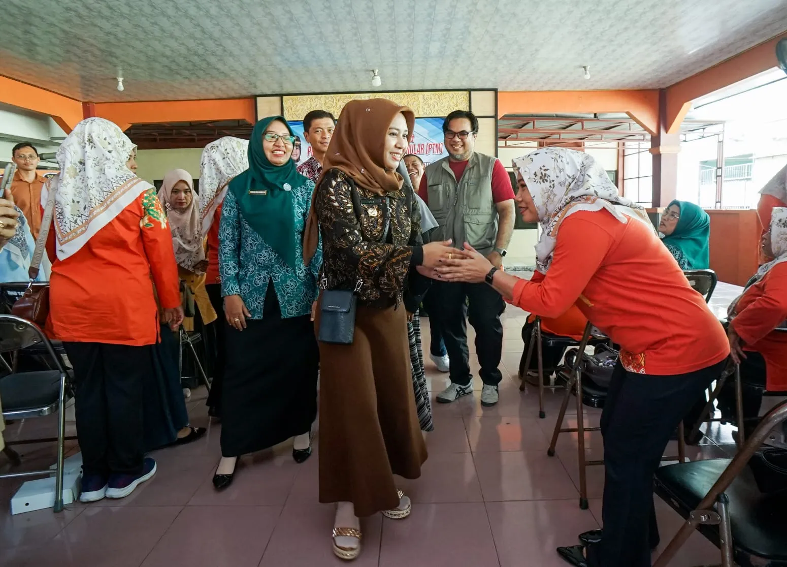 Wali Kota Mojokerto Ajak Warga Surodinawan Terapkan Gaya Hidup Sehat untuk Cegah Penyakit Tidak Menular