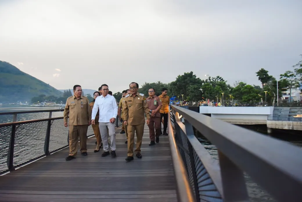 Jalin Silaturahmi, Wabup Samosir Sambut Kehadiran Wakil Walikota Medan di Waterfront Pangururan