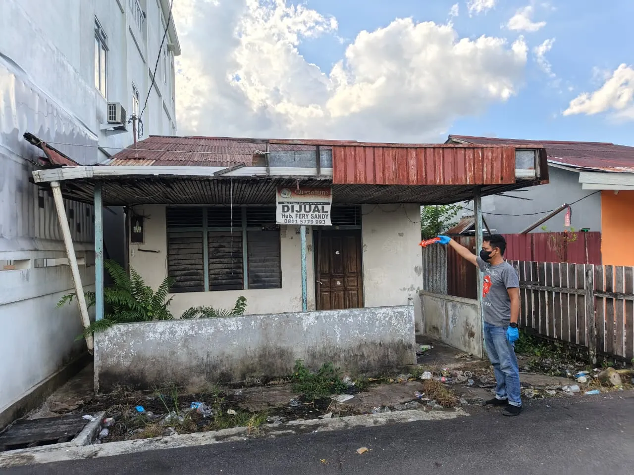 Geger Penemuan Jenazah Pria di Teras Rumah Parit Baru Kubu Raya, Polisi Pastikan Tak Ada Tanda Kekerasan