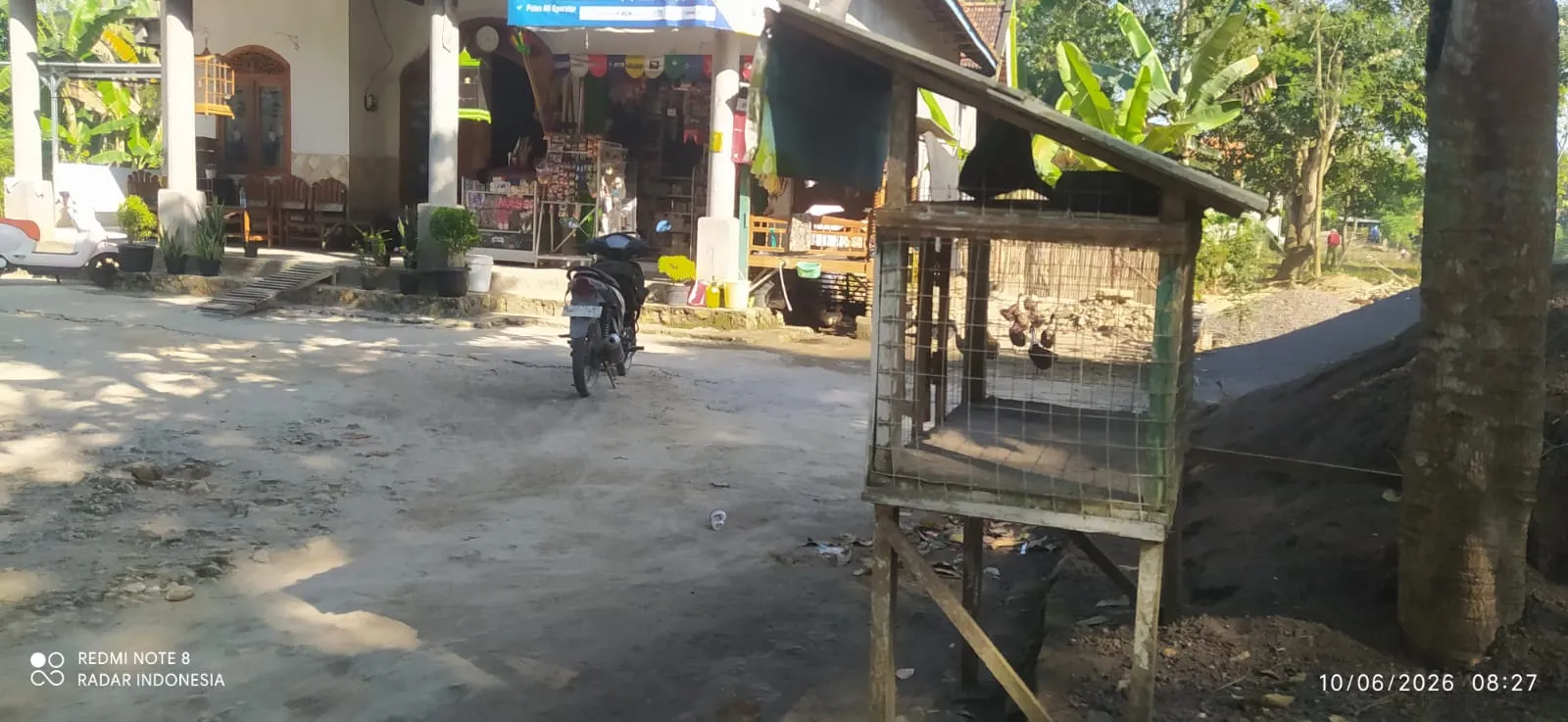 BBM Langka di Tingkat Pengecer, Roda Ekonomi Desa di Sampang Terancam Lumpuh