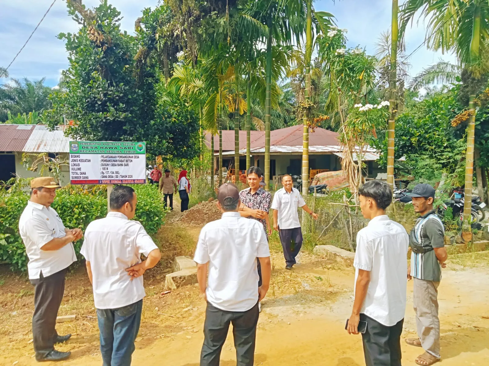 Kegiatan Nol % Rabat Beton Jalan Lingkungan RT 01 Terhubung ke RT02 Desa Rawa Sari di dusun 1 Resmi Dilaksanakan Tahun 2026 ini