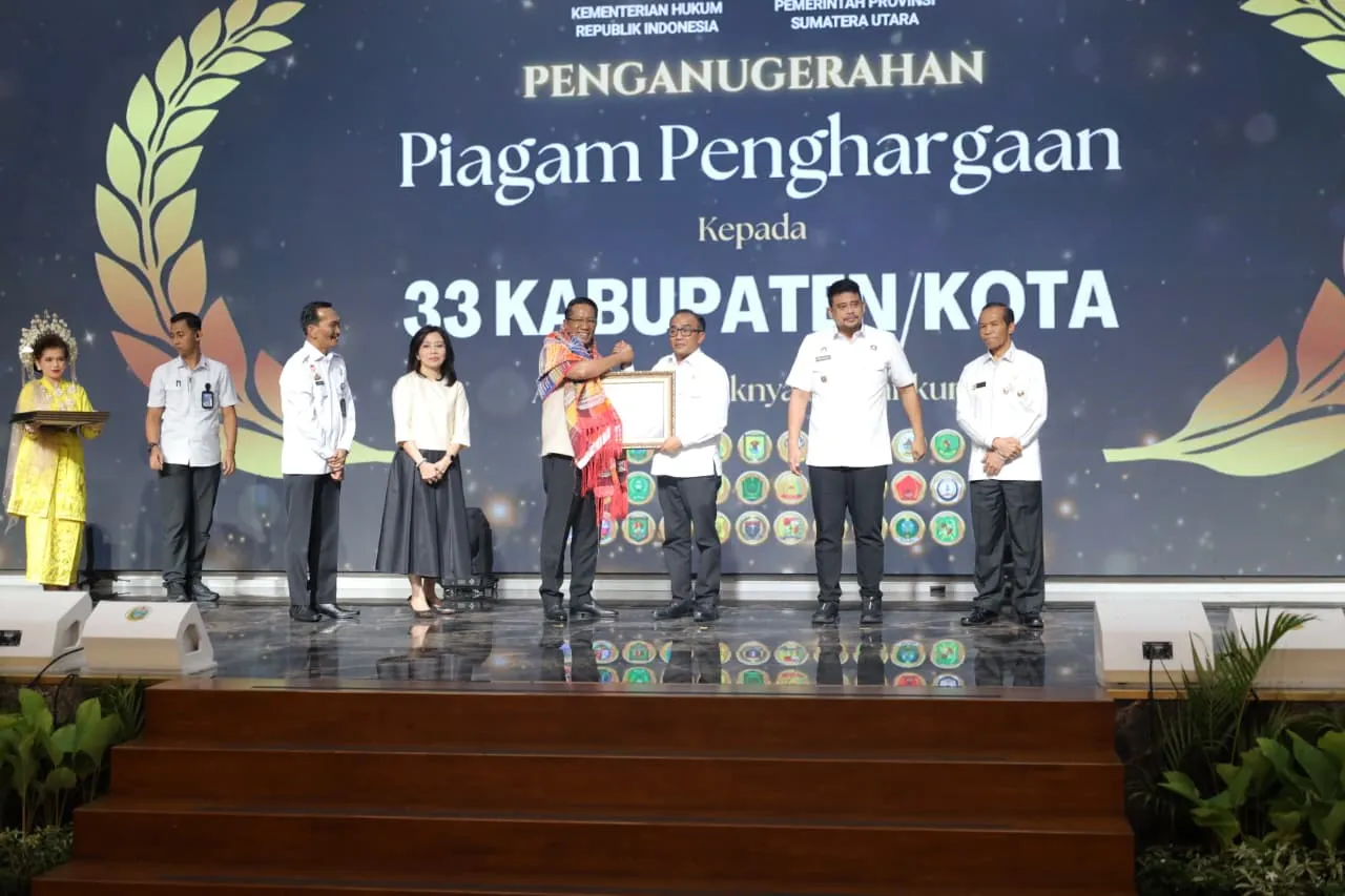 Peresmian Posbankum Desa/Kelurahan se-Sumut, Wabup Terima Piagam Penghargaan dari Menteri Hukum RI
