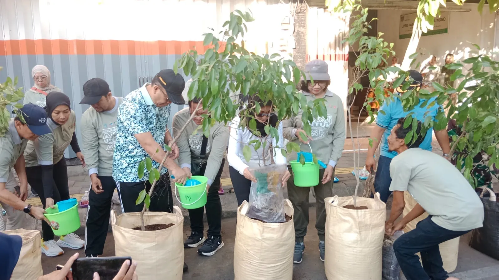 Kota Probolinggo Refleksikan Hari Lingkungan Hidup Sedunia 2026 dengan Korve Bersama Masyarakat di 200 RW dan Pasar Tradisional 2026