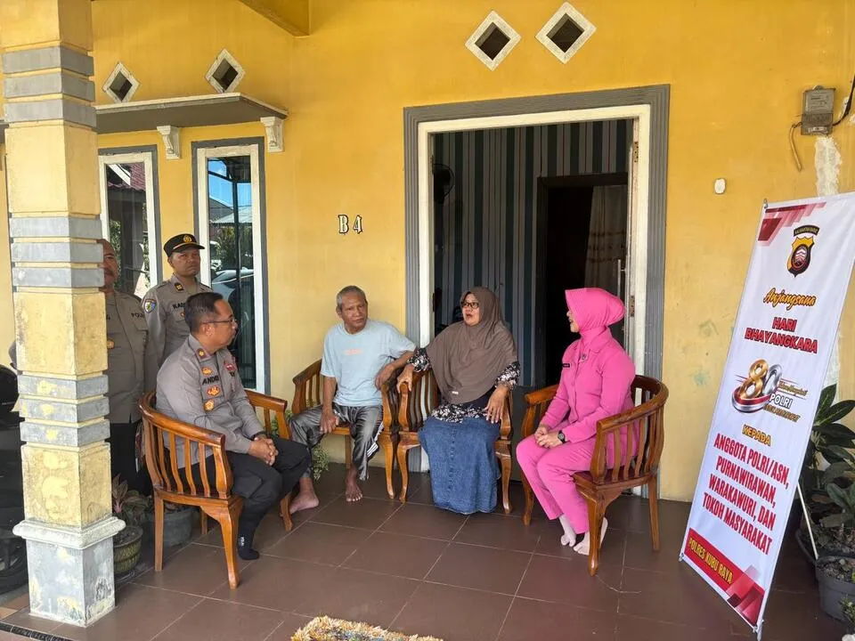 Kapolres Kubu Raya Sambangi Rumah 6 Purnawirawan, AKBP Kadek Ary Tegaskan Pengabdian Tak Pernah Berakhir