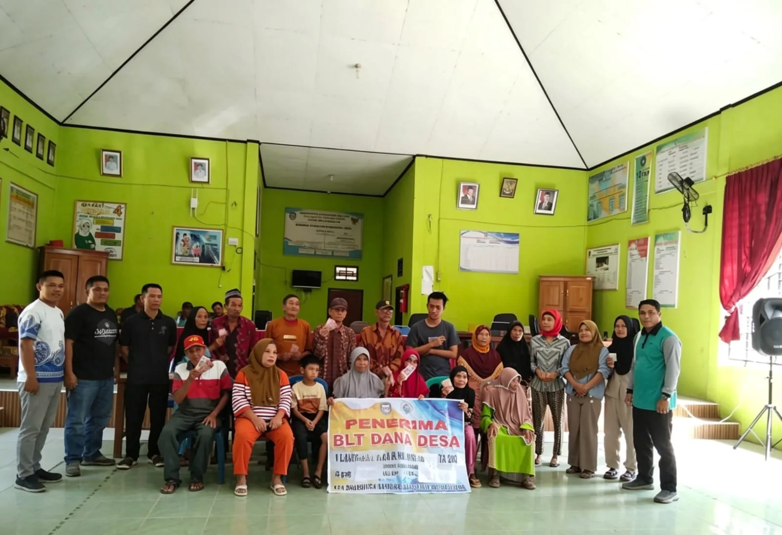 Tepat Sasaran Penyaluran BLT-DD di Desa Selinsingan Berjalan Lancar dan Transparan
