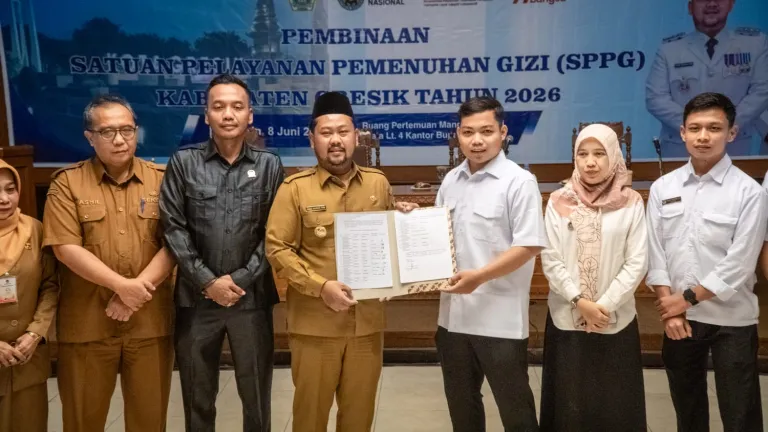 Tekan Dampak Lingkungan, Bupati Gresik Dorong Dapur SPPG Jadi Pelopor Pemilahan Sampah