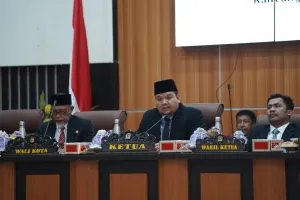 Wali Kota Palu Diwakili H. Usman Ikuti Rapat Paripurna DPRD Bahas Tiga Ranperda Strategis