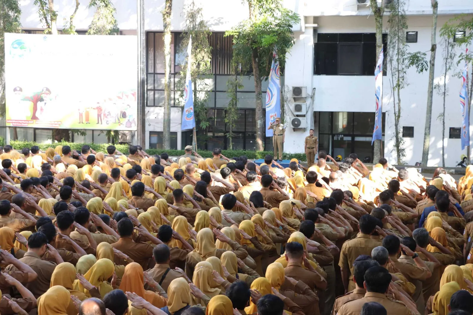 Cimahi Siaga TPA Sarimukti Tutup: ASN Dikerahkan ke Tiap RT, Targetkan 250 Ton Sampah Beres dari Rumah