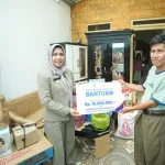 Wali Kota Mojokerto Serahkan Bantuan Korban Kebakaran di Kelurahan Wates