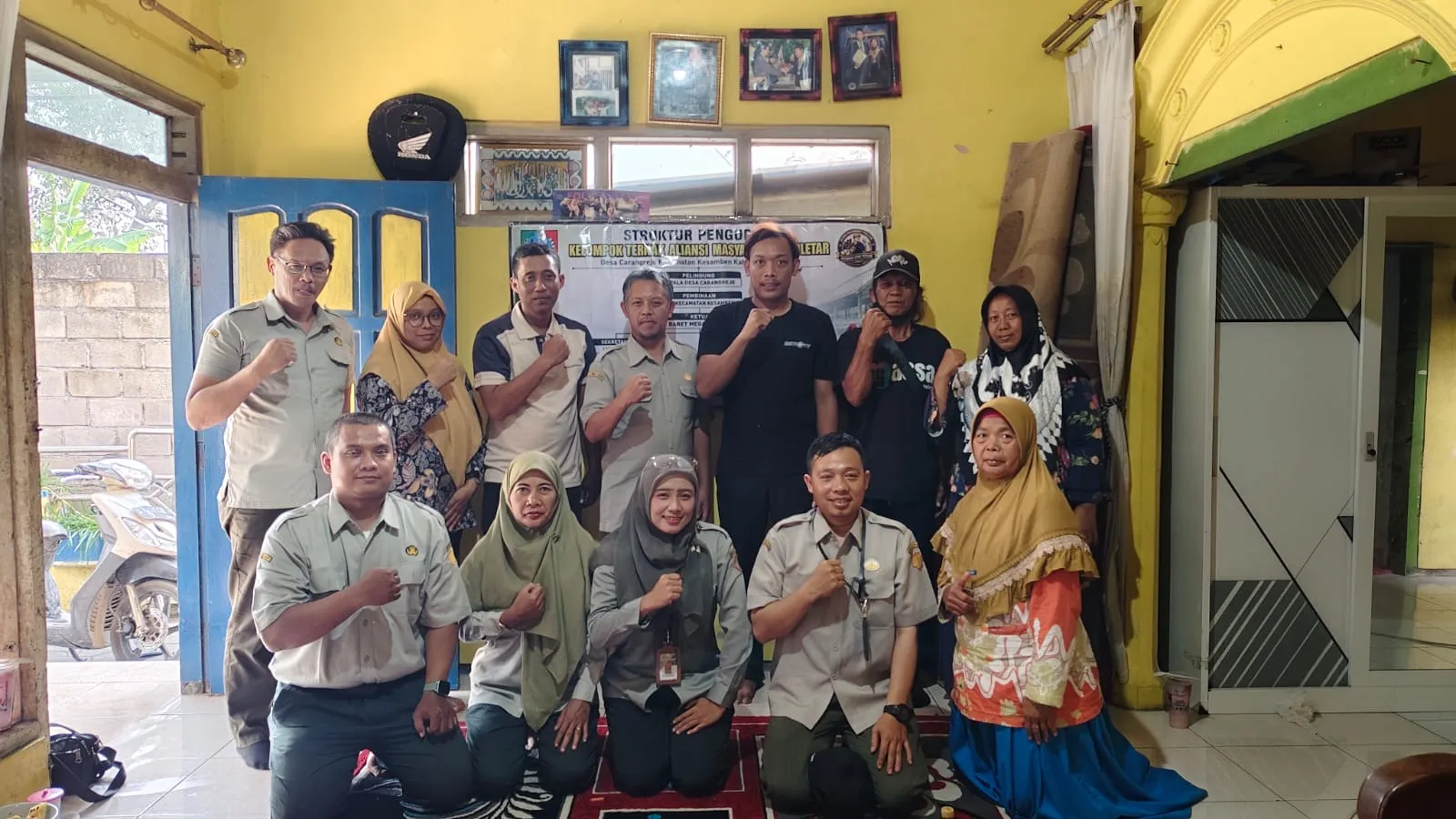 Tim Ditjen PKH Kementerian Pertanian Verifikasi Calon Penerima Program Pengembangan Ayam Petelur di Jombang