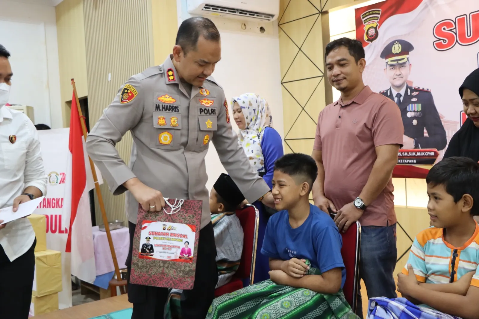 Sambut Hari Bhayangkara ke-80, Polres Ketapang Gelar Bakti Kesehatan Sunat Massal Gratis untuk Puluhan Anak