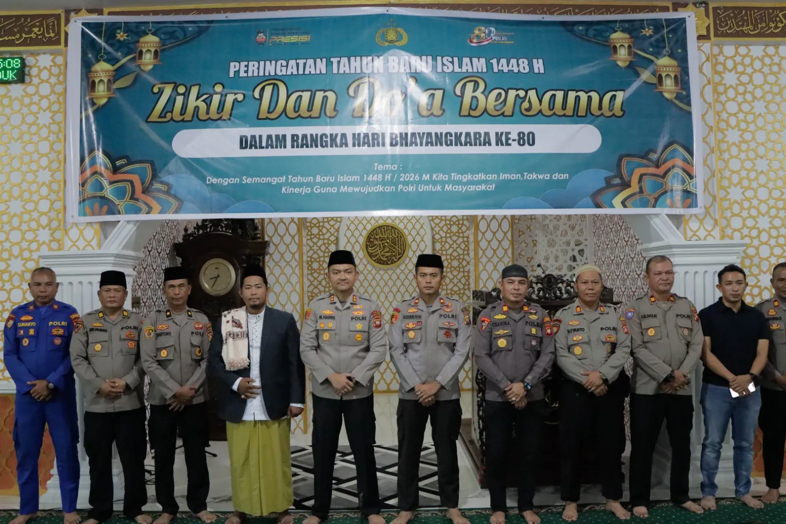 Dalam Rangka Hari Bhayangkara ke-80, Satlantas Polres Ketapang Bagikan Paket Sembako kepada Warga yang Membutuhkan