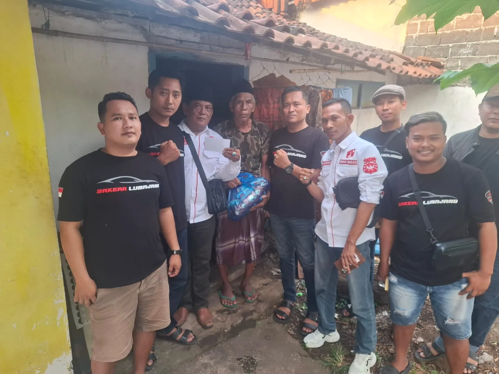 MADAS DPC Probolinggo Raya Gelar Aksi Sosial Bersama SAKERA Lumajang, Salurkan 50 Paket Sembako dan Santunan untuk Kaum Duafa serta Anak Yatim