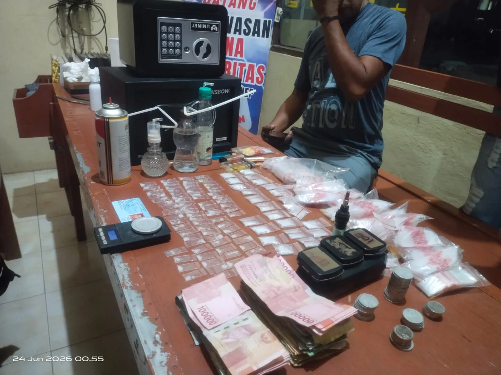 Polsek Masalembu Ungkap Kasus Penyalahgunaan Narkotika Jenis Sabu, Puluhan Paket Sabu dan Uang Tunai Diamankan