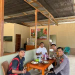 Ngopi Bareng Tokoh Pemuda, Polsek Marau Perkuat Kemitraan dan Dukung Pengembangan Usaha Masyarakat di Air Upas