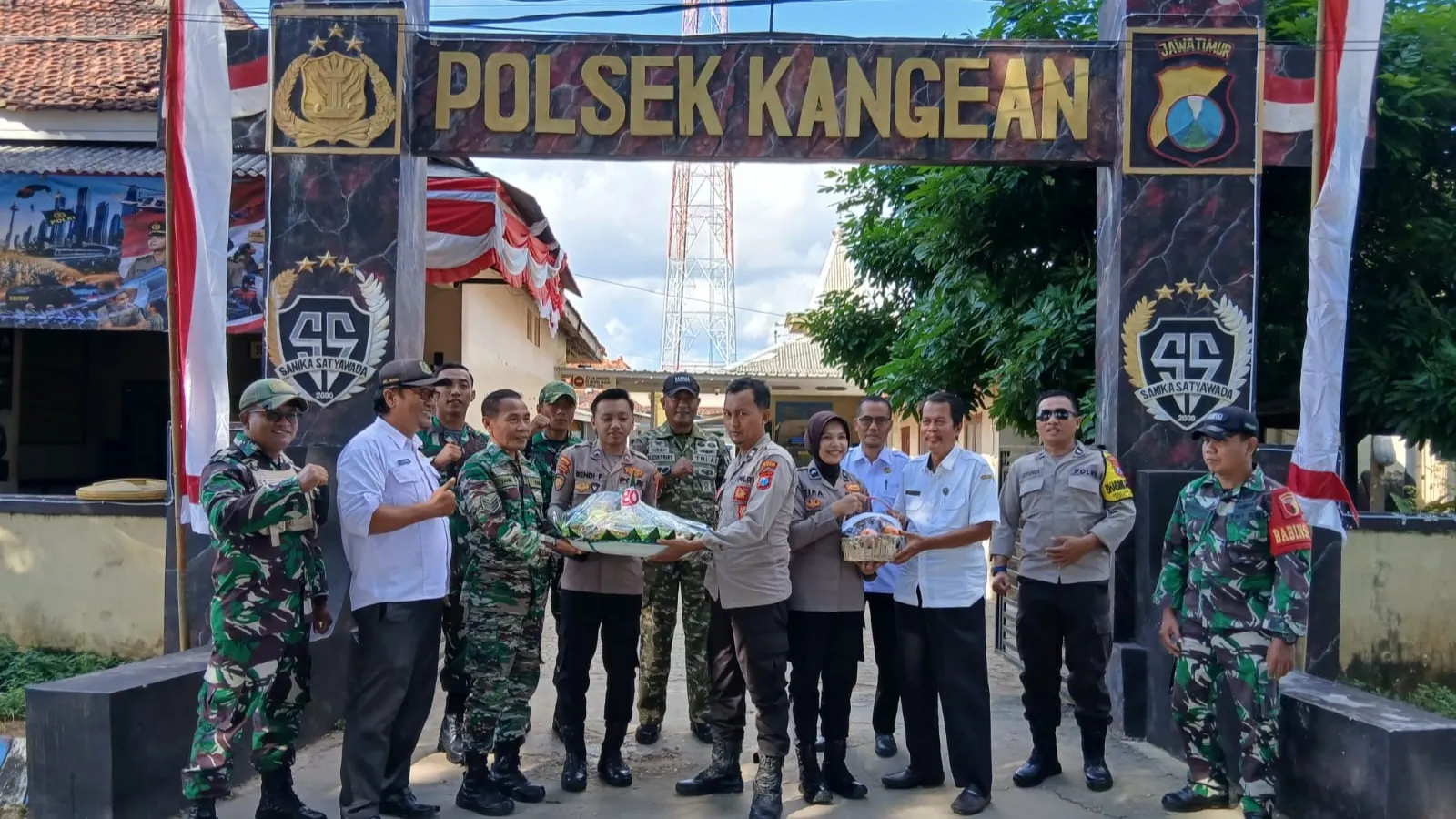 Dalam Rangkah HUT Ke -80 Bhayangkara Koramil Kangean dan Polsek Kangean Perkuat Sinerginitas