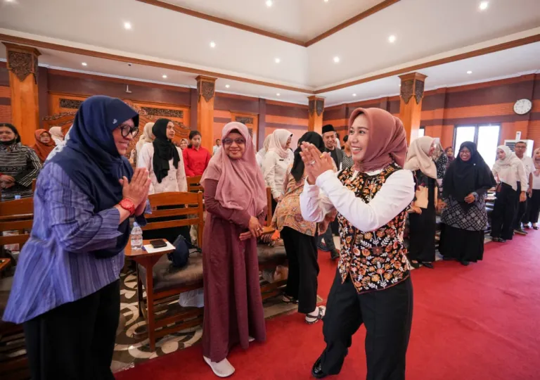 Wali Kota Mojokerto Ingatkan UMKM Jangan Tergiur Pinjol, Akses KUR Harus Jadi Pilihan